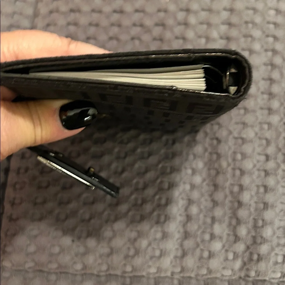 Fendi Black Card Holder with Silver Logo
Agenda Book / Passport Holder - Picture 9 of 10